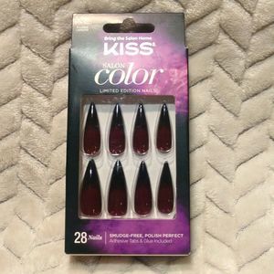 Kiss Salon Color Limited Edition Stiletto XL Ombre Red/Black Nails NIP
